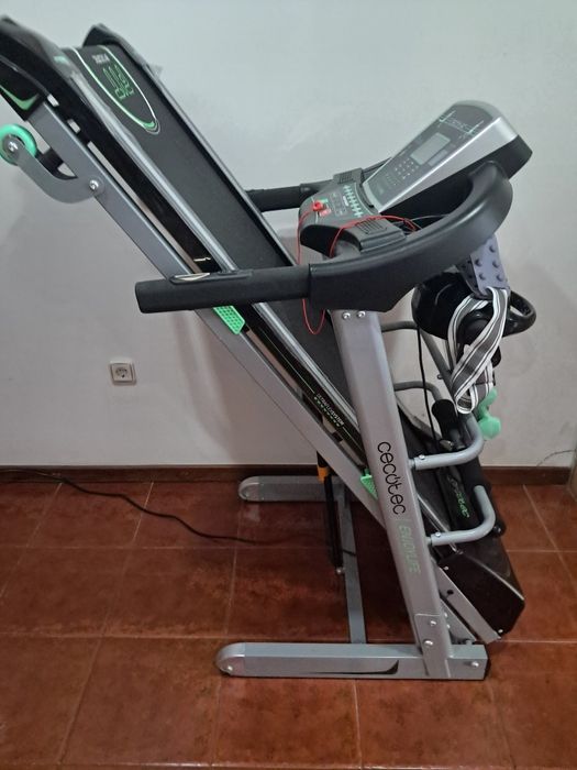 Passadeira com equipamento de massagens