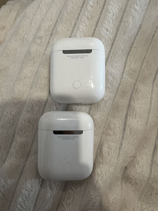 Продам Airpods 2 (2 штуки) оригінал