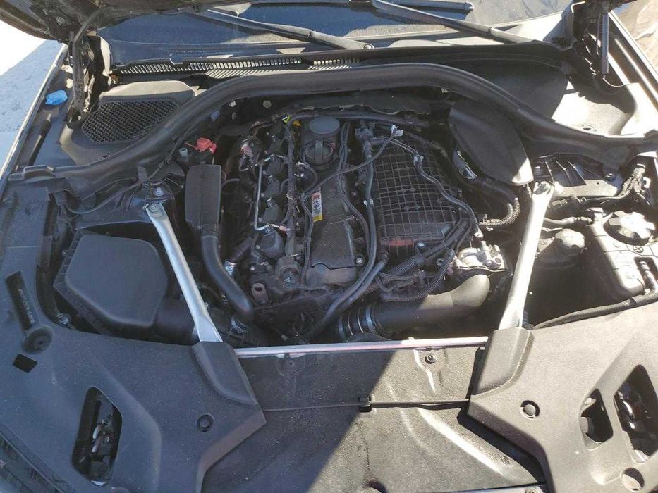 BMW G30 540i в дорозі