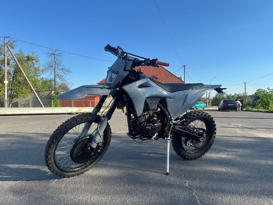 Мотоцикл  Кові адванс 300
