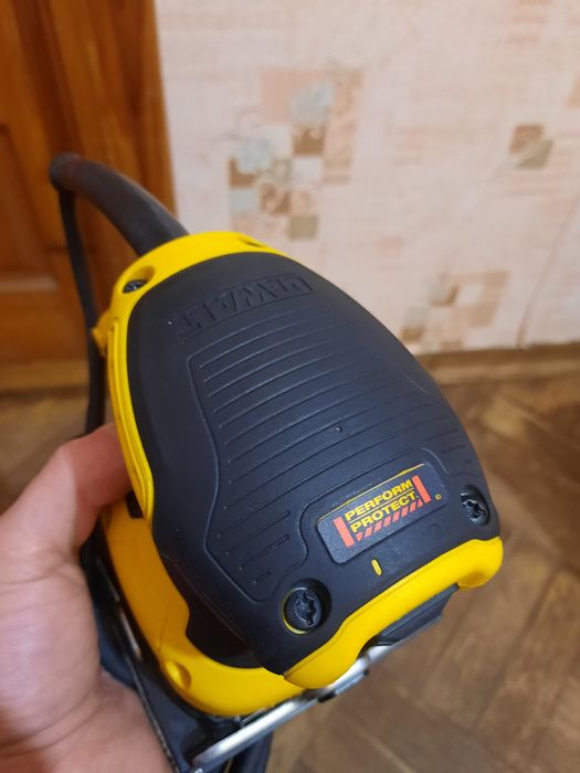Made in Mexico!!Шліфмашина вібраційна мережева DeWALT DWE6411,230вт