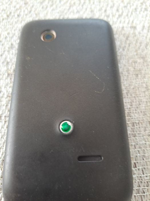 Telefon komórkowy sony imperia ST 21