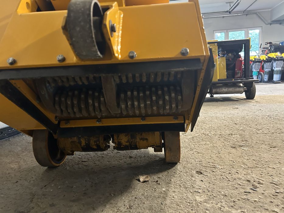 Spalinowa frezarka do betonu Bartell SPE BEF 320