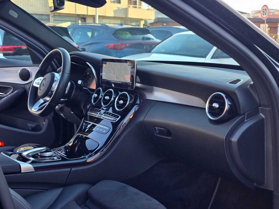 Mercedes-Benz C 300 — fotografia 10