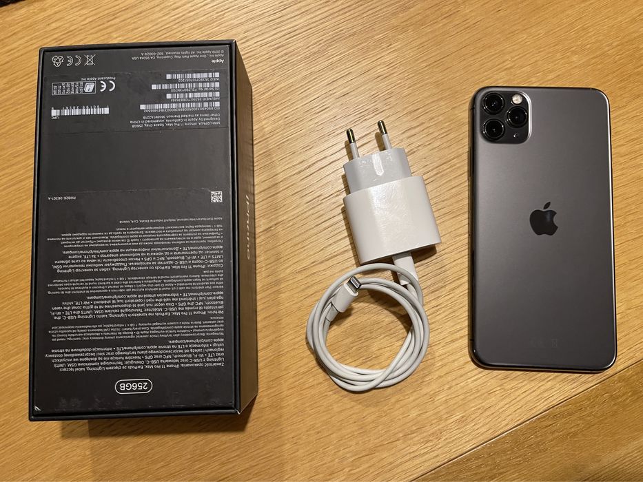 iPhone 11 pro Max 256 gb czarny super stan komplet polska dystrybucja