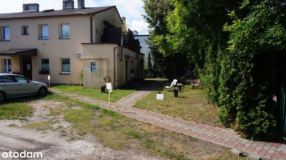 Sprzedam mieszkanie z miejscem parkingowym.