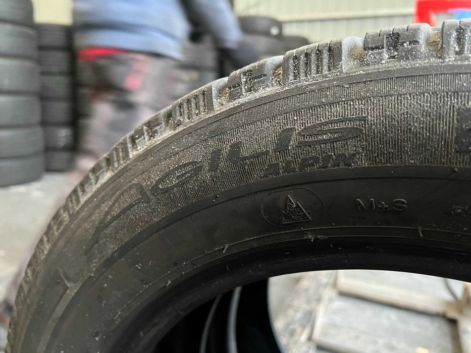 Opony zimowe 215/60/R17C Michelin Agilis Alpin / 19r - 4 sztuki