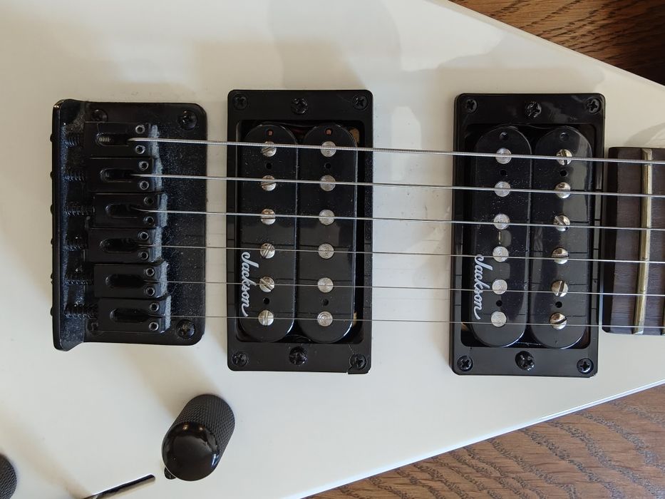Guitarra Elétrica Jackson JS32T Rhoads