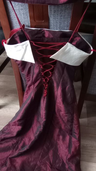 Sukienka na studniówkę