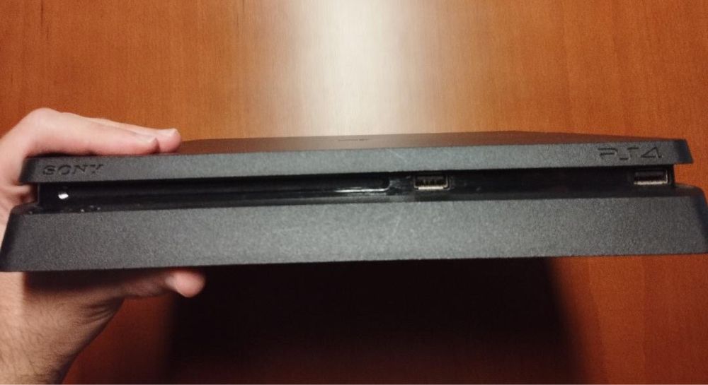 PS4 1TB Desbloqueada