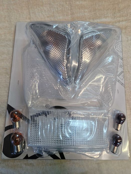 Yamaha tmax 500 piscas e farolim claros .