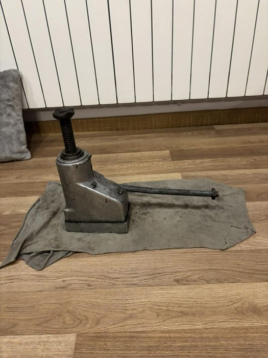 Podnośnik Stan bardzo dobry