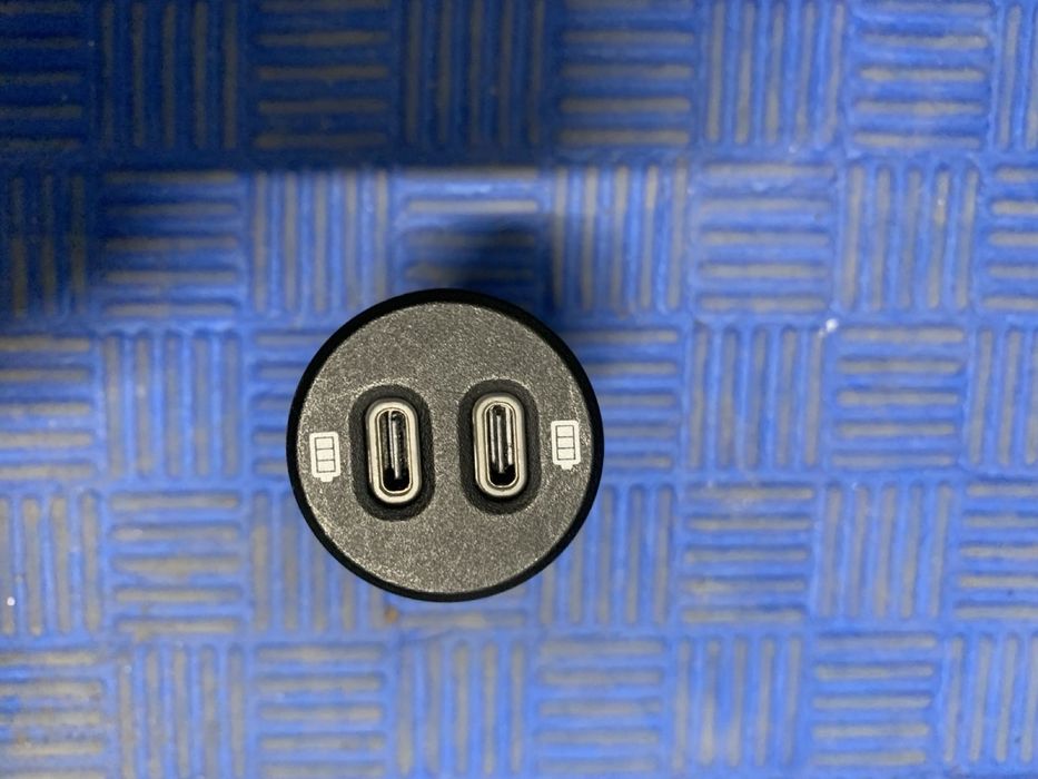 Прикурювач зарядка для Porsche Macan 95B