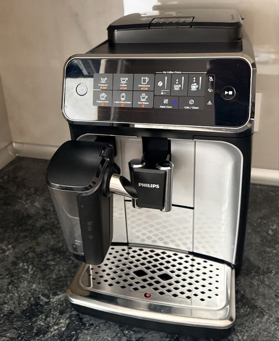 Автоматична кавоварка Philips LatteGo 3200