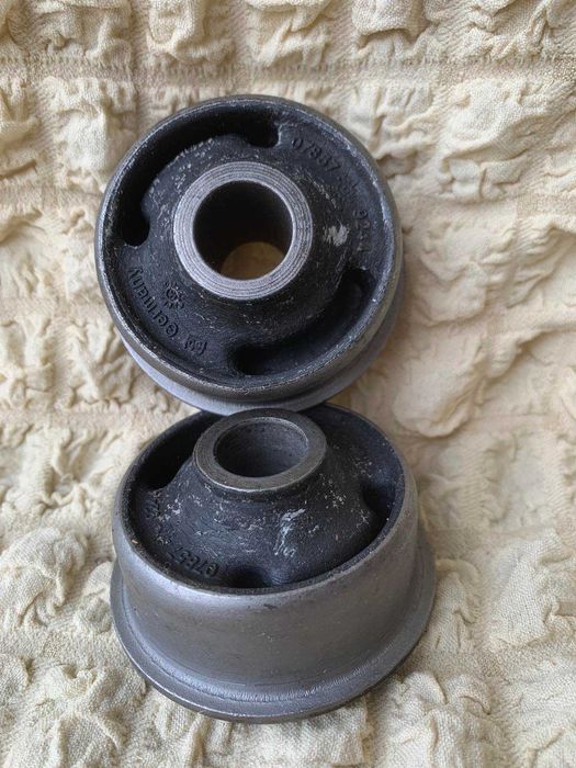 Сайлент блок переднього важеля WV Golf Mk2