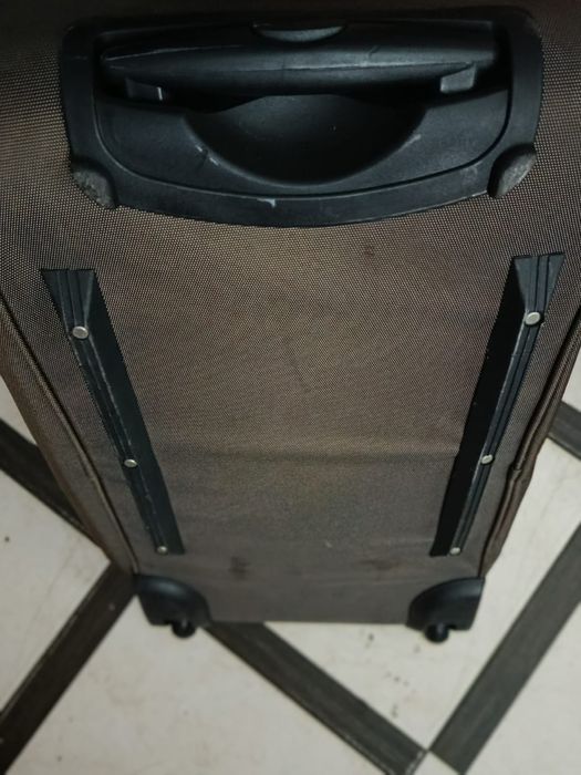 Дорожня сумка на колесах зручна