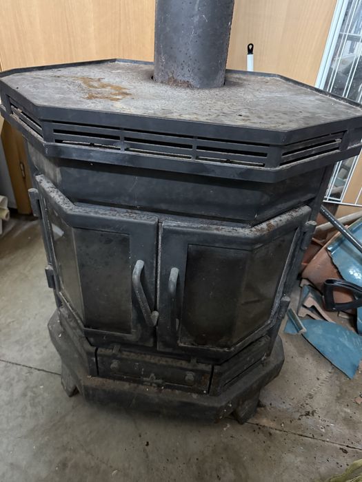 Salamandra em ferro fundido