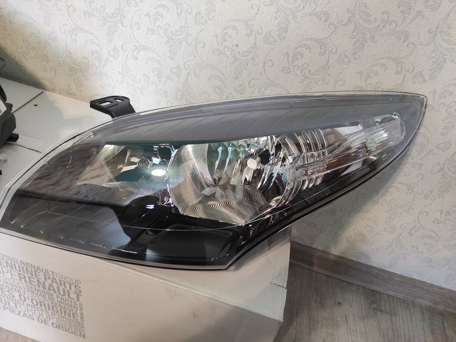 Фара Фари Фары Рено Меган 3 Renault megane 3 260609396R. 260102212R