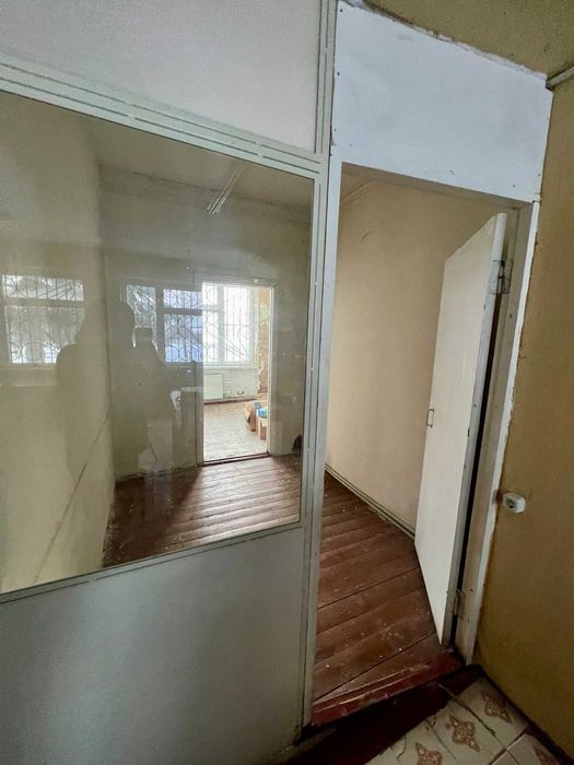 Продаж комерційного приміщення вільного призначення (смт.Березна)