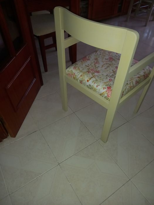 Cadeirão em madeira, renovado.