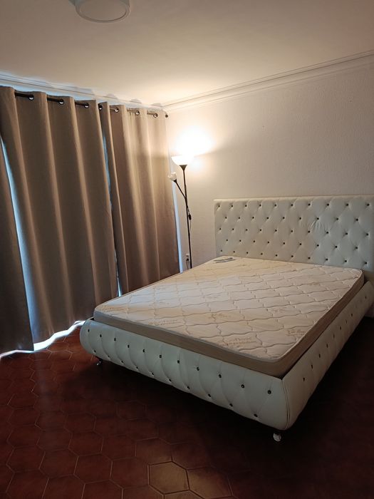Quarto individual com 22 m2