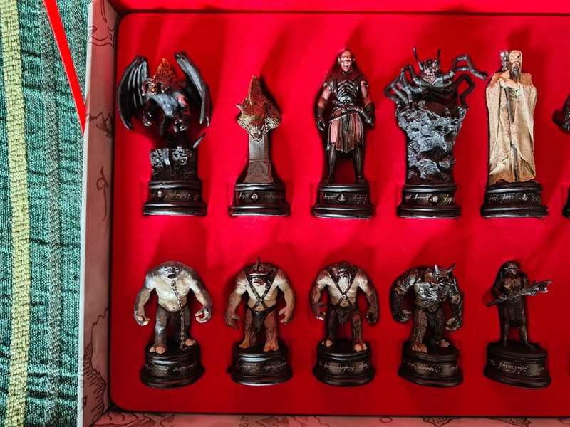 Set 2, Black, The Lord of the Rings Chess Collection64284656830593121