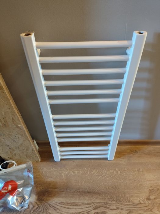 Grzejnik łazienkowy TOMAS 80/40 biały