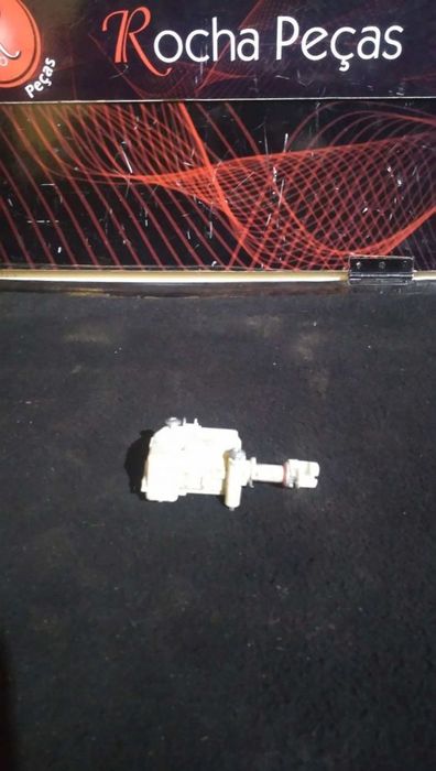Fecho Da Tampa Do Combustivel Volkswagen Passat Variant (3B5)