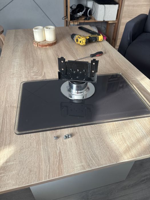 Podstawa stopa naoga od sharp lc-40le820e plus sruby