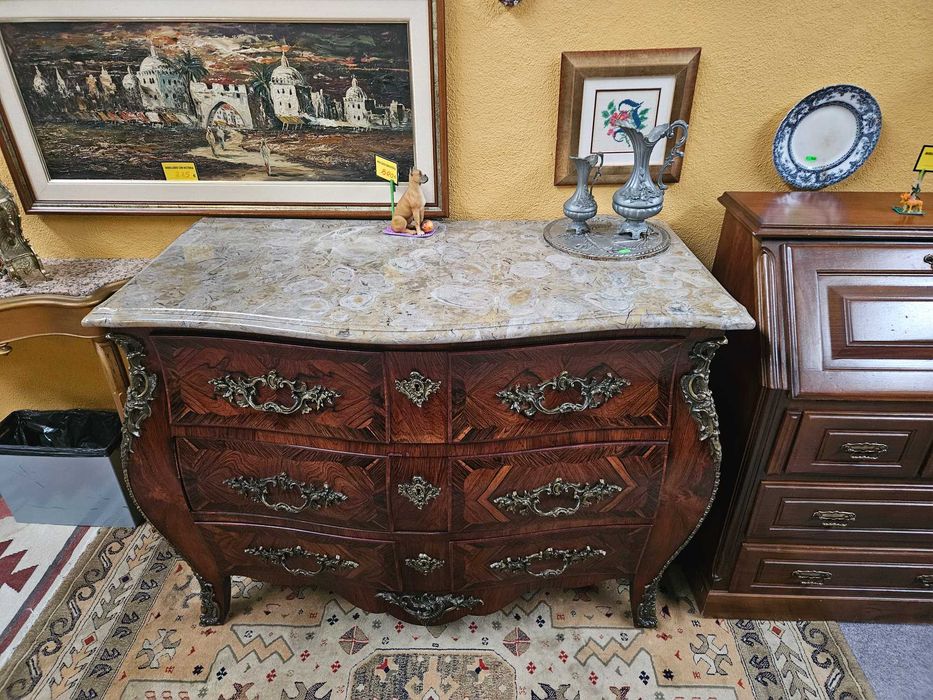 Imponente cómoda antiga estilo Luís XV - Bom estado geral