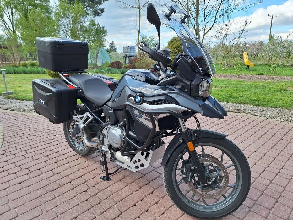 BMW  BMW F750 GS Exclisive  z 2020 roku w pełni ubrany.