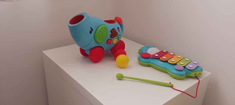 Conjunto peluches mais brinquedos