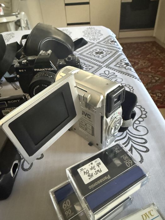 Продам старые фото видео апараты все разом