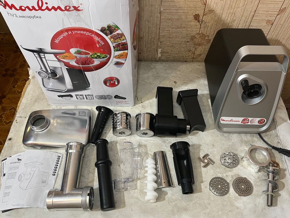 Moulinex ME307832 М'ясорубка 1600Вт Соковижималка Насадки