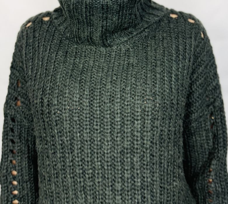 Ciemnoszary sweter z ażurowymi rękawami L 40