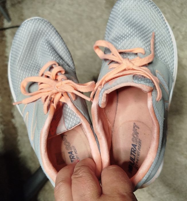 Buty sportowe damskie New Balance rozmiar 38 stan bardzo dobry