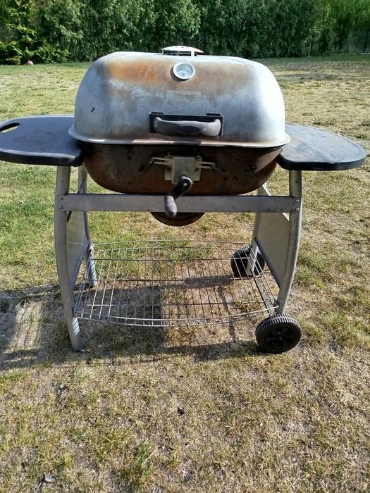 Grill ogrodowy  .