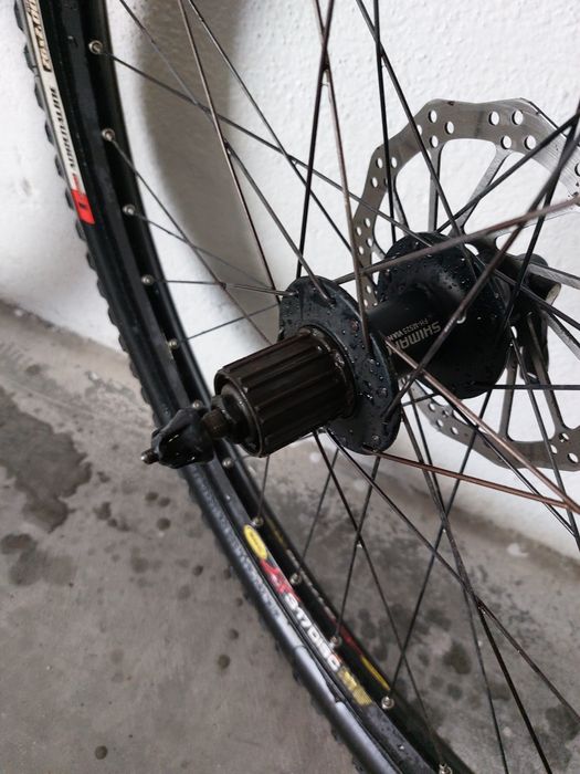 Duas rodas de Mountain Bike