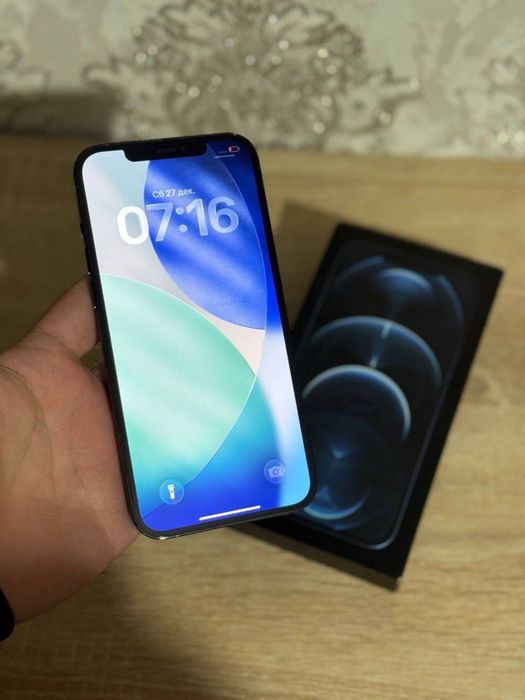 Продам айфон 12 про макс