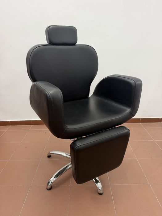 Cadeira Profissional de Barbeiro / Cabeleireiro / Estética – Reclinável e Elevatória