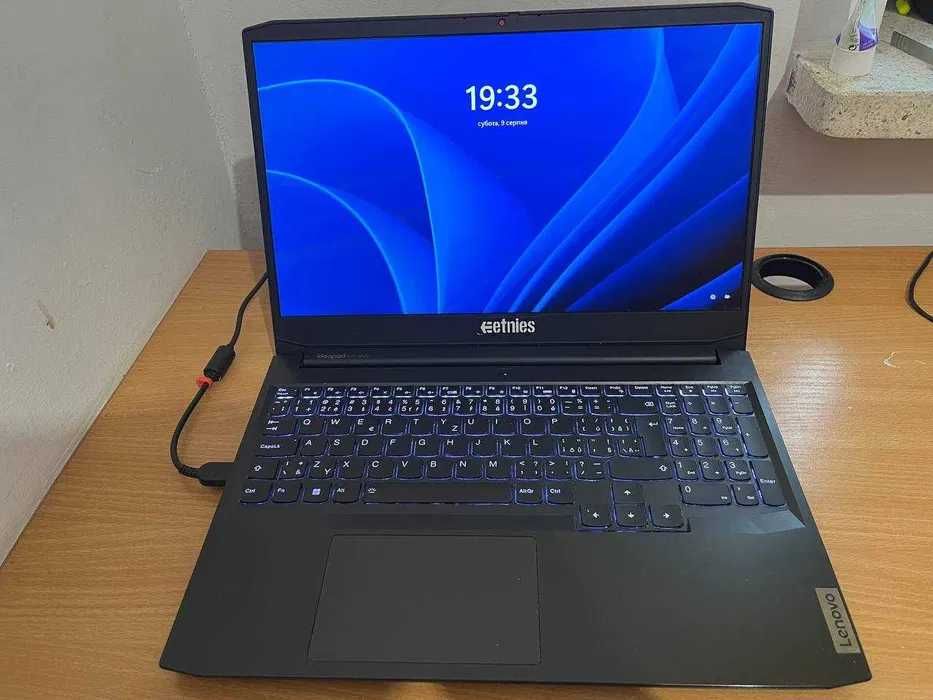 Lenovo IdeaPad Gaming 3 15IHU6