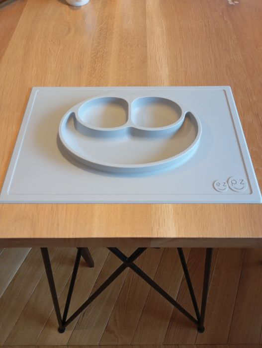 Mata ez pz w kolorze szarym.