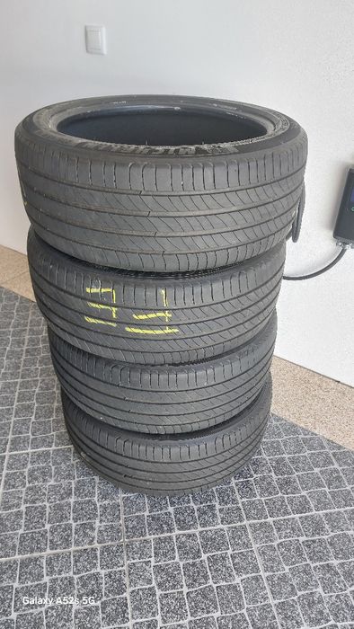 4 PNEUS MICHELIN  235/45 R19 99W