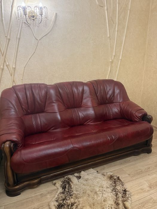 Стол , Диван и два кресла