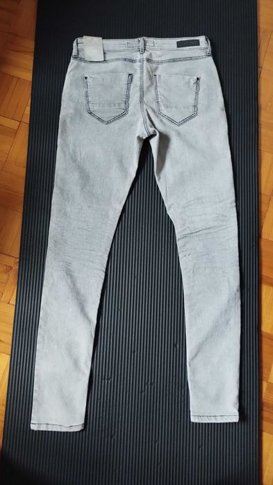 Nowe Jeans Adidas NEO W28/L30