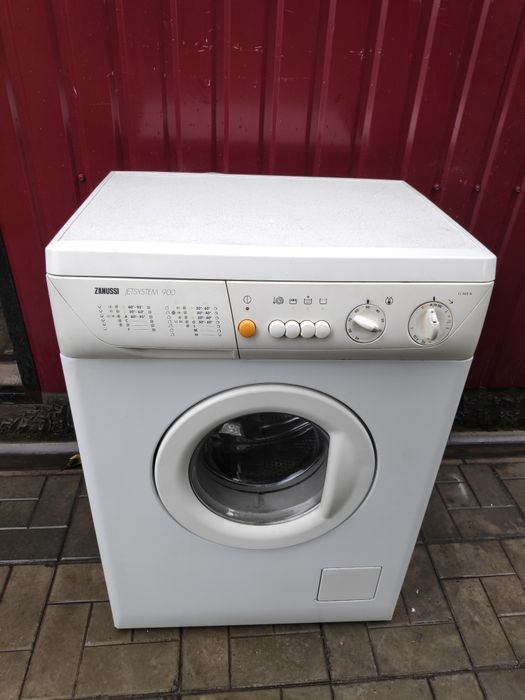 Стиральная машина Zanussi 5кг Пральна машина