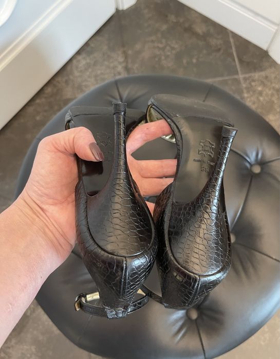 JUST CAVALLI piękne sandalki na obcasie