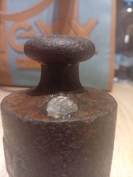 Stary celny odważnik