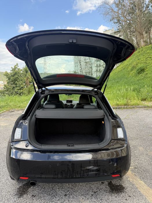 Audi A1 em perfeito estado bancos de couro e teto solar