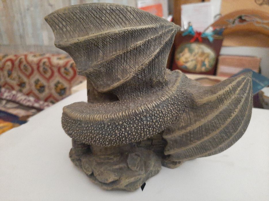 Dragão, The Tudor Mint, em Resina